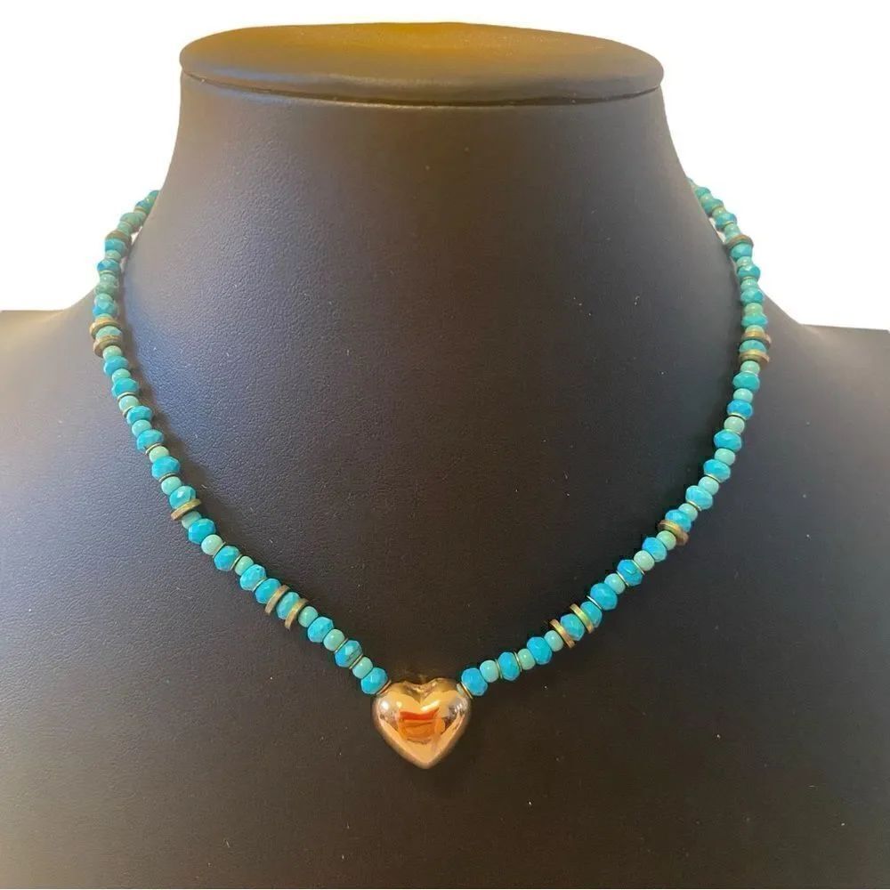 Gorgeous Rough Cut Turquoise Beaded Goldtone Heart Choker.